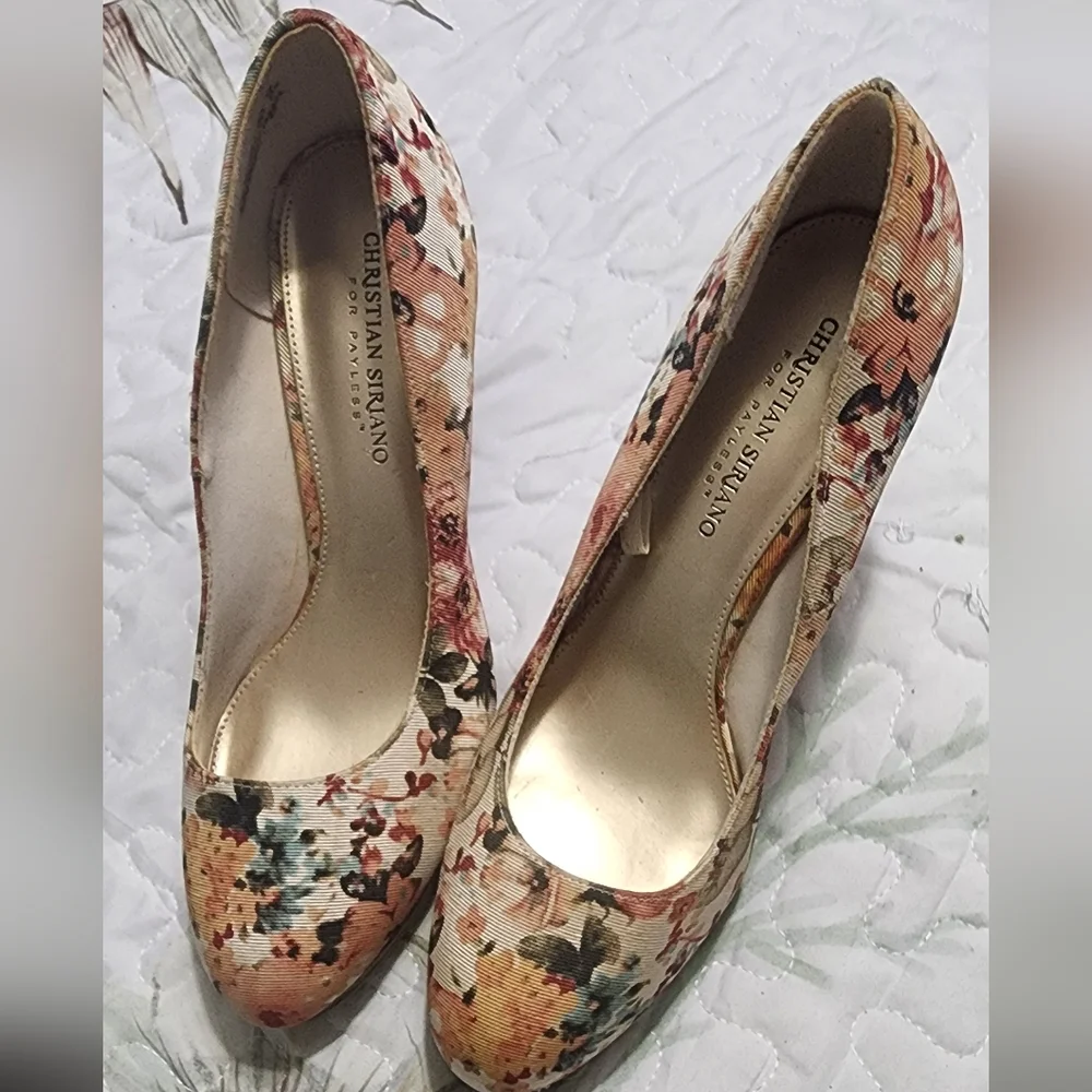 Shoes - Picture 2 of 3